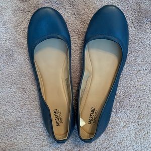 Mossimo Flats